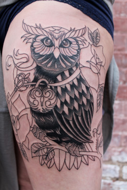 thekoreanhammer:  started this black and grey owl with lock and