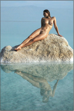 mysexyshow:  More sexy naked babes  lovexxx-post