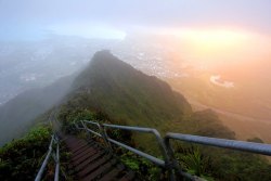 strain:  steep hiking trail in Kaneohe, Hawaii