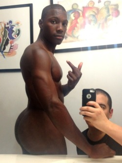 drukusblk:  He have got cake for sure #teambigass 