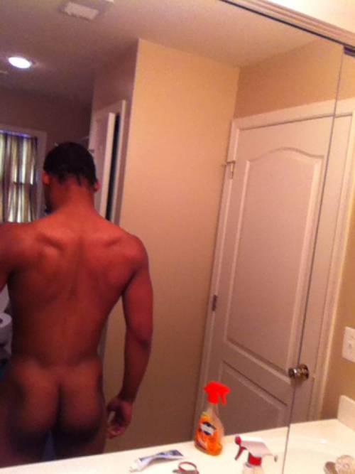 seeker310:  prettyblack1944:  Outstanding!  Awesome Bros!! POWERFUL Good Looking Sexy with GREAT muscles!! please reblog   Please follow:1 http://nudeselfshots-blackmen.tumblr.com/2 http://gayhornythingz.tumblr.com/3 http://nudeselfshotsofmen.tumblr.com/