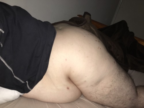 corpulentdude:  I guess more risquÃ© than I normally post but boredom and hornyness  makes things happen ðŸ˜‹   Love to see that belly spread out