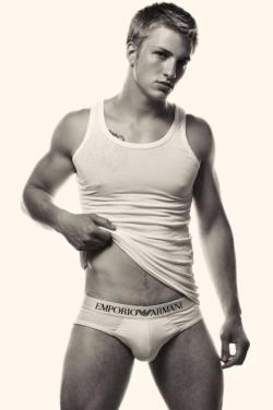 Emporio Armani Hunk