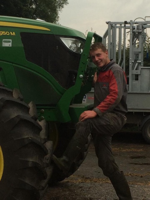 henkloef:  Very nice boy! 