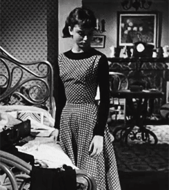 lyastarks:  Audrey Hepburn’s outfits in Sabrina. Costume design