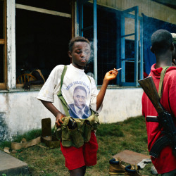 africansouljah:      Tim Hetherington LIBERIA. 2003. A young