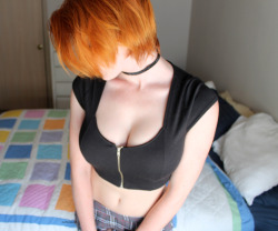 solo-bdsm:  natural_red is a reddit goddess   I need to pick