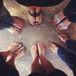 ifeetfetish:  Candy toes!!! #greyton #getaway #budgebecomesbevan