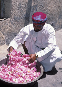 allasianflavours:  Rose Water by Oman Tourism