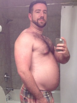 bigdudesarehot:  Tummy Tuesday, Wide Wednesday, Thick Thursday,