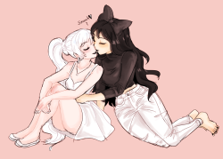 dashingicecream:  smoochie smooch ♥ 