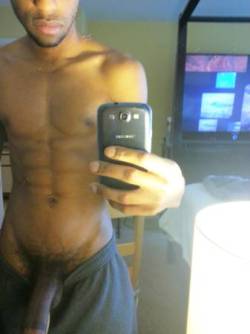 nudeselfshots-blackmen.tumblr.com/post/91131651817/