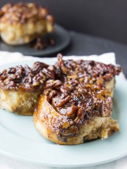 sweetoothgirl:  Vegan Salted Caramel Pecan Rolls  