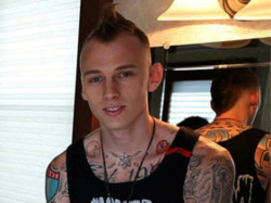 lovemachinegunkelly:  Tbt ♡