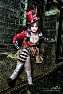 Mad Moxxi (Borderlands) cosplay Share your fav cosplay girls
