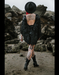 make-way-for-the-tatooed-girls:  More here Make Way For The Tattooed