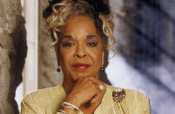 behindthegrooves:   Singer and actress Della Reese (born Delloreese