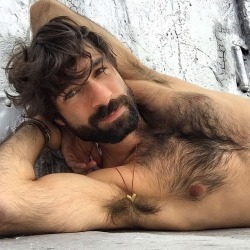 thehairyhunk:Featuring @scruffyjester • By @thehairyhunk •