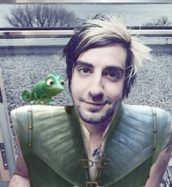 checkyesjoliet:  I put Jack into Flynn Rider’s clothes ;D 