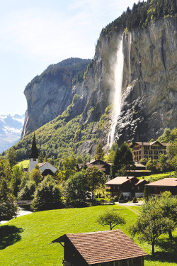 i-long-to-travel-the-world:  Lauterbrunnen, Switzerland | Robert