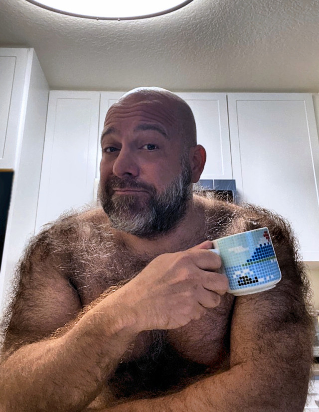 awesomefurvert:loverofthebear:Alan. 🔥