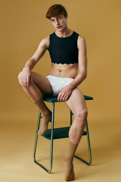 ooyo:  strangeforeignbeauty:  Roberto Sipos by Paul Scala for