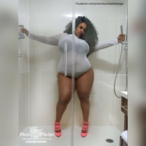 Bella Raye @plusmod_bella_raye  in the shower…making steam #fingerwaves #blackhairstyles #fashion #hair #astruemodelsearch #curves #fffweek2016 #torridmodel #effyourbeautystandards  #volup2isdiversity  #photosbyphelps  #plusmodelmag #bbwgirls #bbws