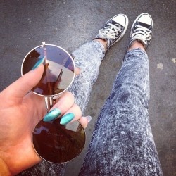 outfitmade:  Get the sunglasses here: VINTAGE CIRCLE FRAME SUNNIES