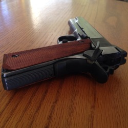 tombstone-actual:  whiskeyandspentbrass:  RIA 1911A1 FS Tactical