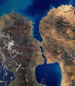 my-frerard-romance:   the kissing islands, Greenland  would you