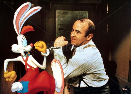 amischiefofmice:  flatluigi:  krudman:  happyd00dle:  angelophile:  RIP Robert William “Bob” Hoskins, Jr. (26 October 1942 - 30 April 2014)  Bye Eddie Valiant :(  :C  awwww  rip mario mario 