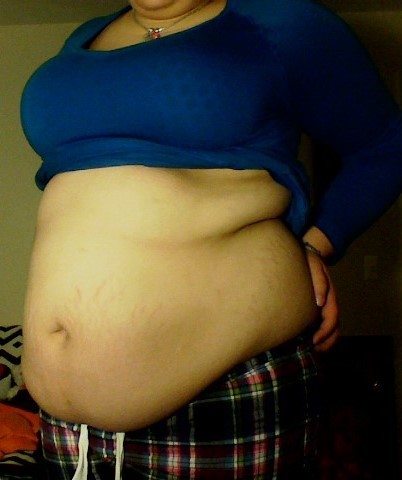 bigbellybabe:  belly<3 
