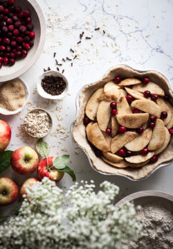 sweetoothgirl:  Spiced Cranberry Apple Pie + Oat Crust &