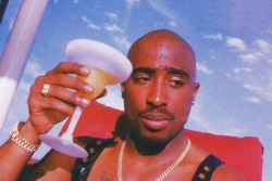 trashymami:  Your legacy will always live on. Happy 44th Tupac