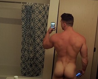 showmeyourholebro:  Follow me on Twitter!👇 sʜᴏᴡ ᴍᴇ