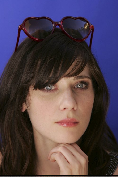 mumblo-number-five:Zooey Deschanel