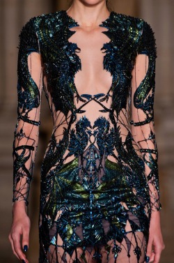 highqualityfashion:  Julien Macdonald FW 14 