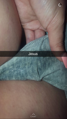 manniejustbrazy:  chiquitalinda:  HelppI’m wearing a vibrator