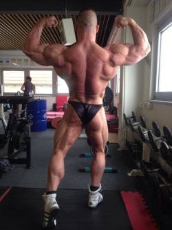 muscle-addicted:  Roman Fritz