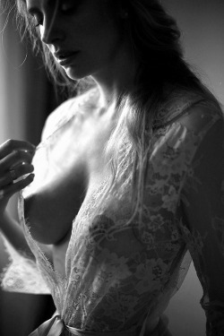 Sensual hot girls masturbating live on free adult webcams Click