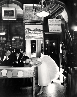 namelessin314:Richard Avedon, Café des Beaux Arts Paris (1956)