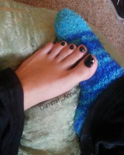 ddammit-annie:  Fuzzy socks are my jam 💙 dm ,kik dammitannie