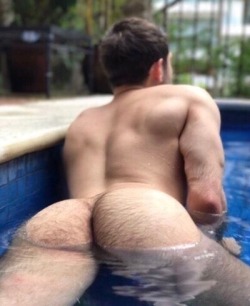 alanh-me:    57k+ follow all things gay, naturist and “eye