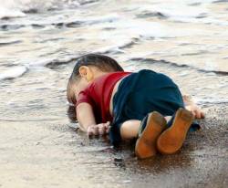 bijikurdistan:  His name was Aylan Kurdi, he was 3. His brother’s