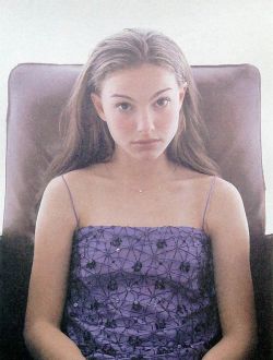 stylinglikeitsthe90s:    Natalie Portman photographed by Cliff