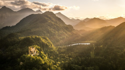enchantinghearts:  Castle in the Forest (by andywon)
