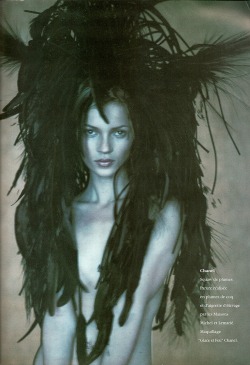 saloandseverine:  Vogue Paris March 1994, Femmes-Oiseaux Kate