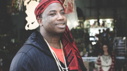 hayyibnyaqzan:  camkirk:  Gucci Mane La Flare #PRAY4GUCCI  he