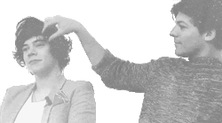 fancyachatup:  Trabsparent Larry Gif for your dash! xx