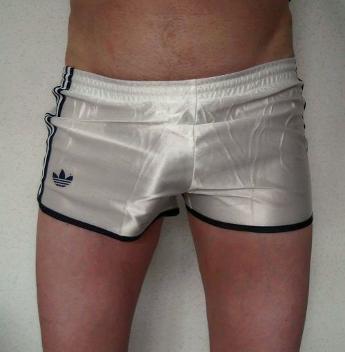 guysinshortshorts.tumblr.com/post/131533938970/